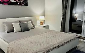 Apartman Luna ***